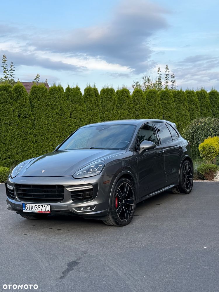 Porsche Cayenne GTS - 18