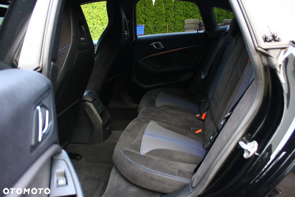 BMW Seria 2 218d M Sport sport - 31