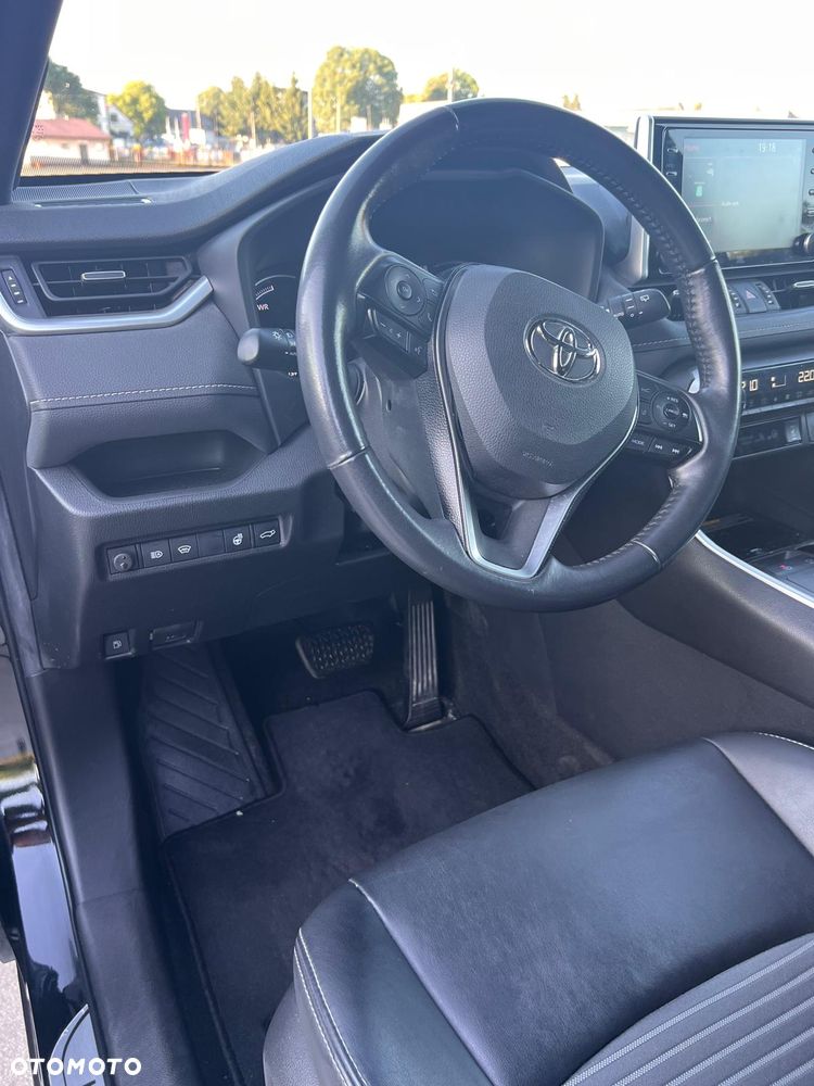 Toyota RAV4 - 8