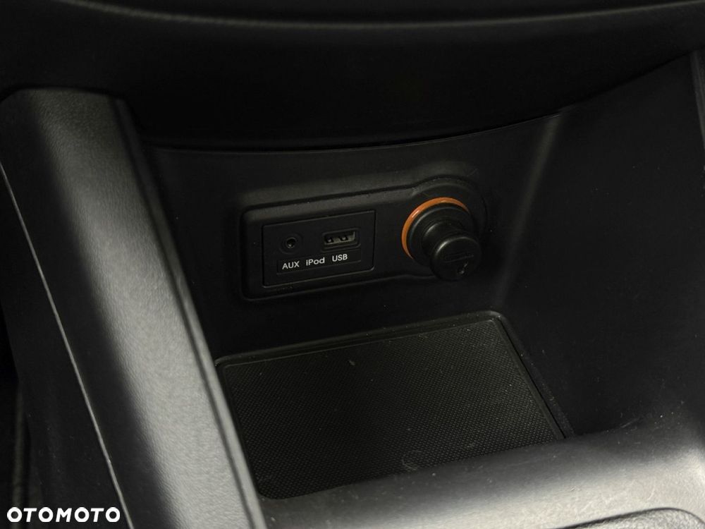 Kia Venga 1.4 CVVT UEFA EURO 2016 - 28
