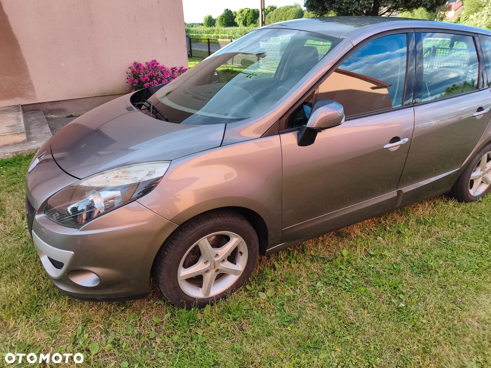 Renault Scenic - 1