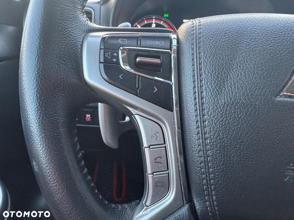 Mitsubishi L200 2.2 d DC Instyle Plus - 39