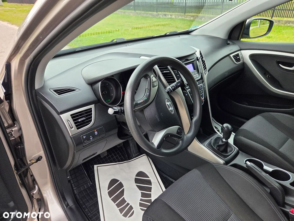 Hyundai i30 blue 1.6 CRDi Trend - 22