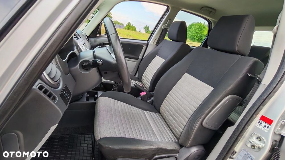 Suzuki SX4 1.6 VVT 4x4 Style - 24