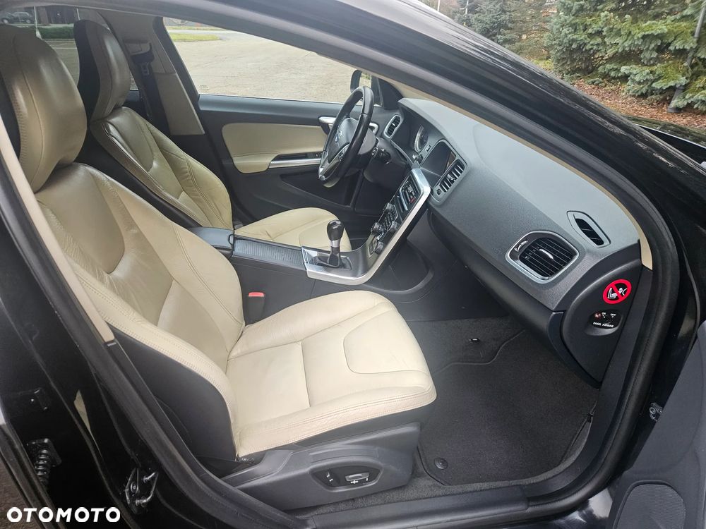 Volvo V60 DRIVe Summum - 31