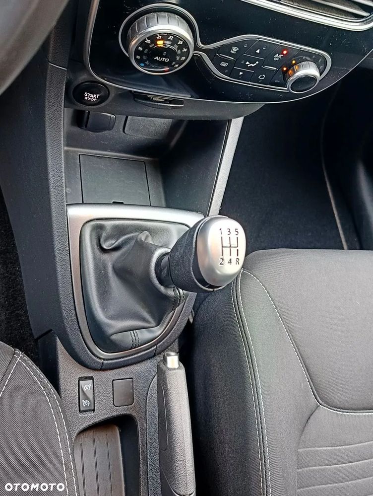 Renault Clio 1.2 16V Limited EU6 - 19