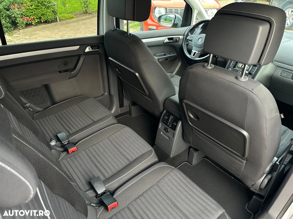 Volkswagen Touran 1.6 TDI DPF DSG Cup - 24