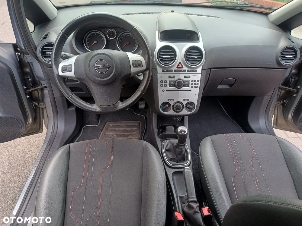 Opel Corsa 1.4 16V 150 Jahre - 17