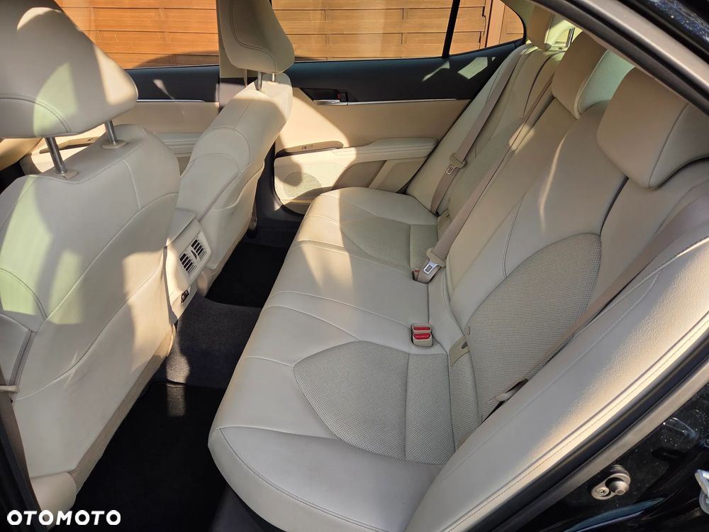 Toyota Camry 2.5 Hybrid Executive CVT - 7