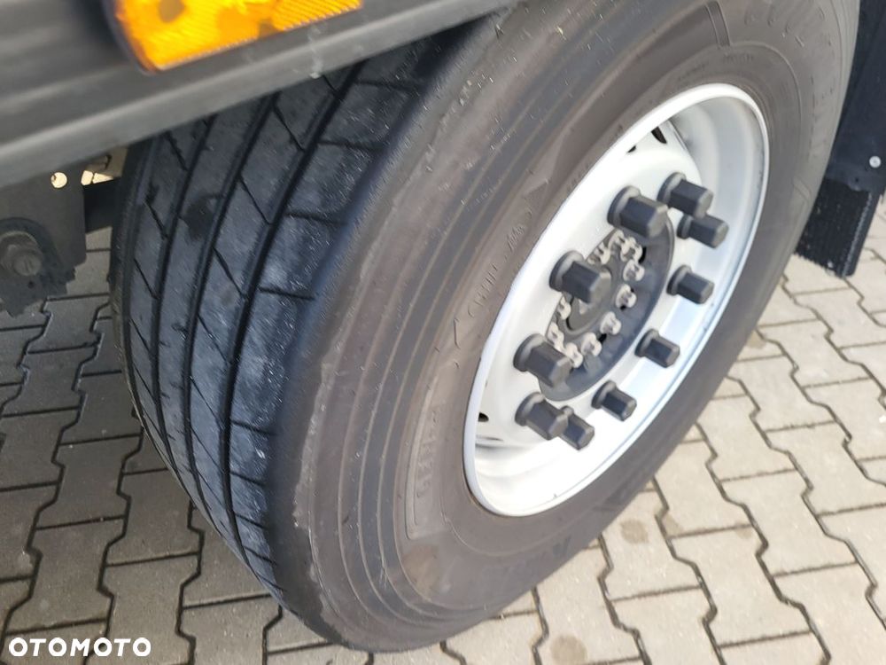 Schmitz Cargobull ThermoKing SLXi300; DOST; Uchwyty promowe, Paleciara - 12