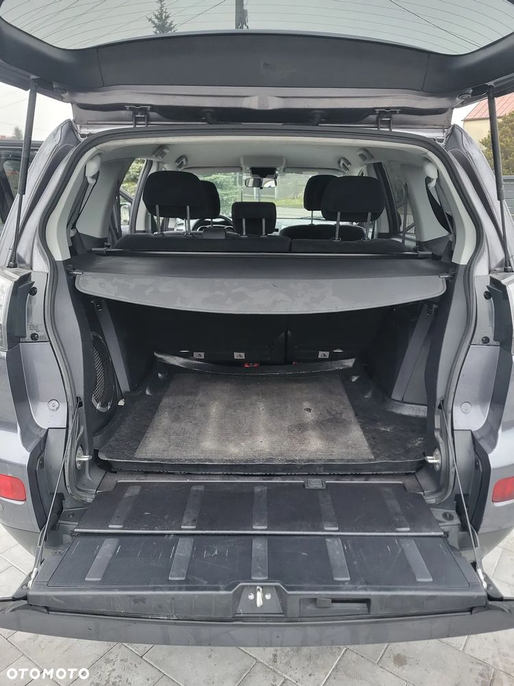 Mitsubishi Outlander 2.0 DID Instyle - 5