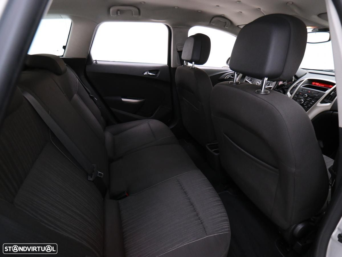 Opel Astra Sports Tourer - 9