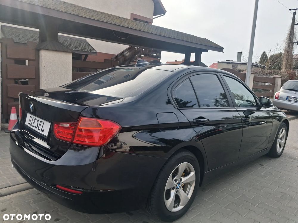 BMW Seria 3 318d Sport Line - 9