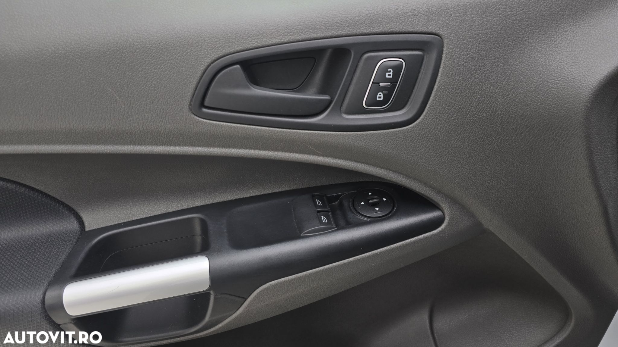 Ford Transit Connect - 11