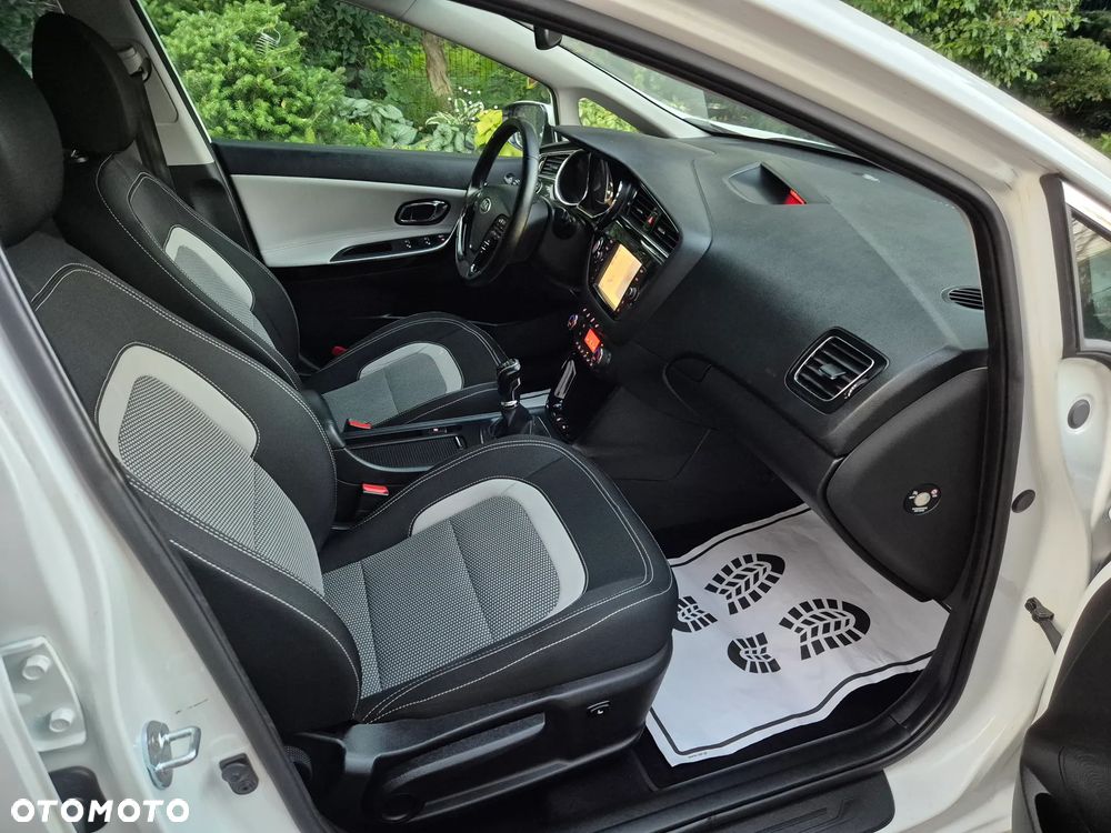 Kia Ceed 1.6 GDI ISG Spirit - 18