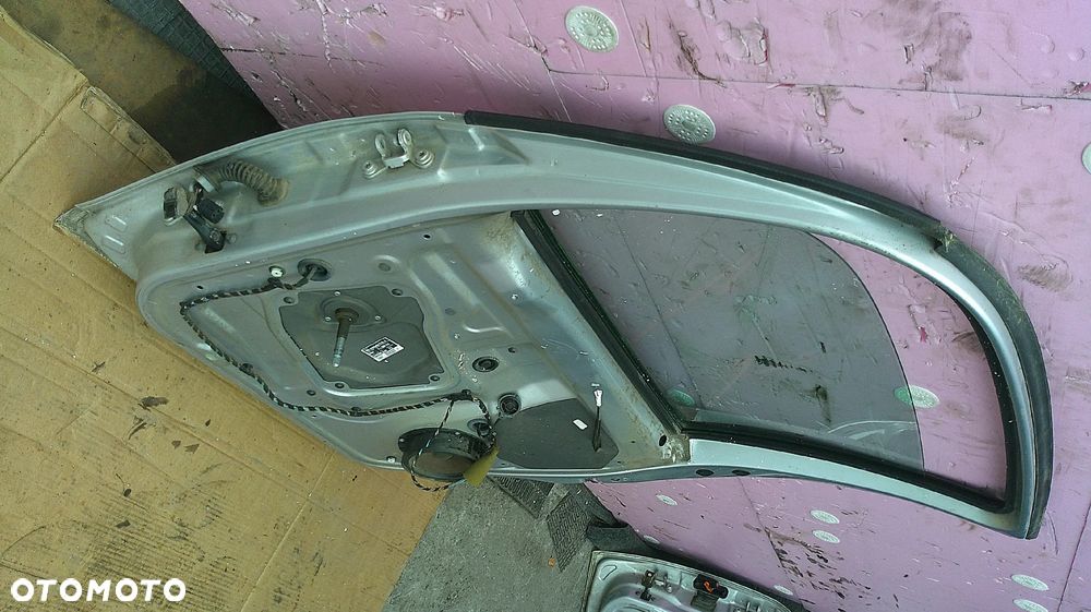 SKODA ROOMSTER DRZWI TYLNE PRAWE  LA7W - 7