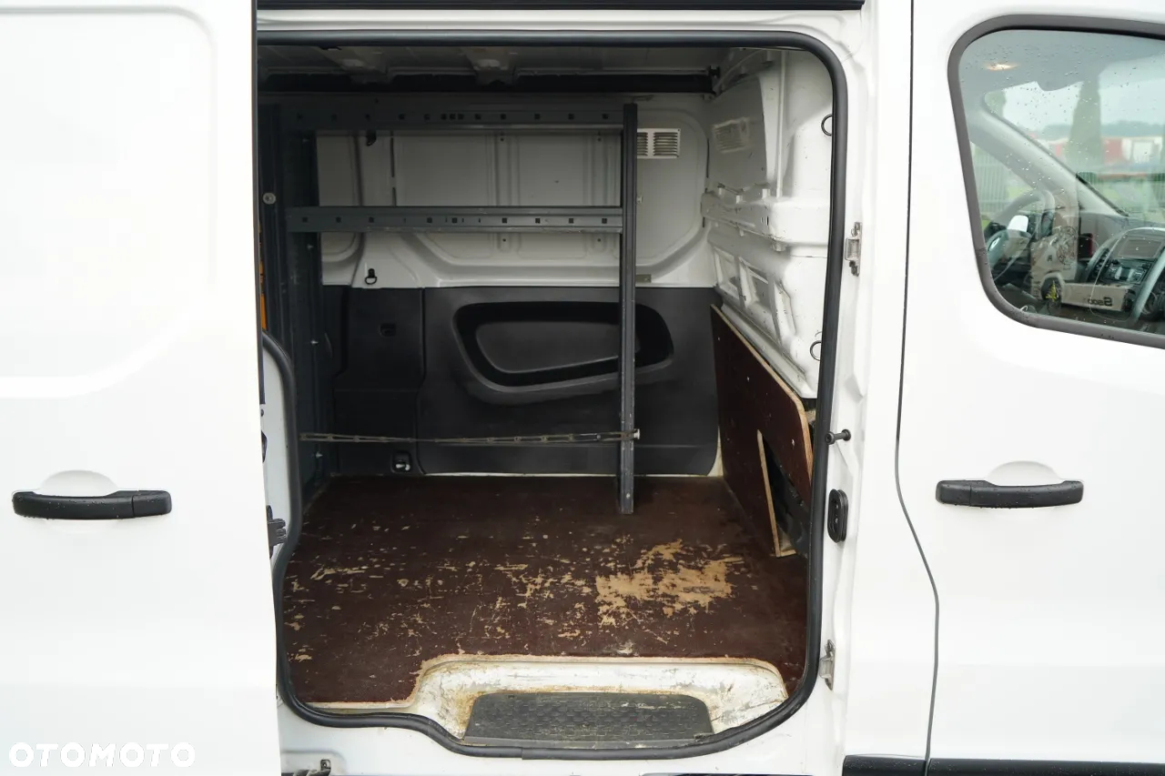 Renault TRAFIC / BLASZAK / ZABUDOWA WARSZTATOWA / MANUAL / SPROWADZONY / PO KONTRAKCIE SERWISOWYM - 18