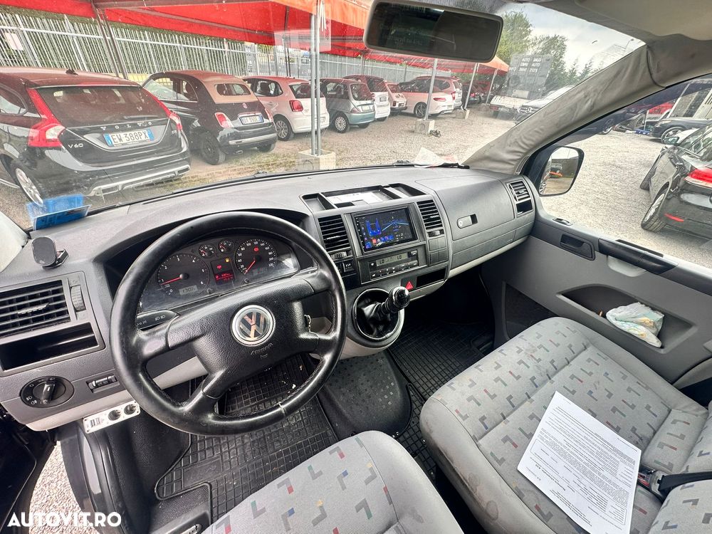 Volkswagen Caravelle - 10