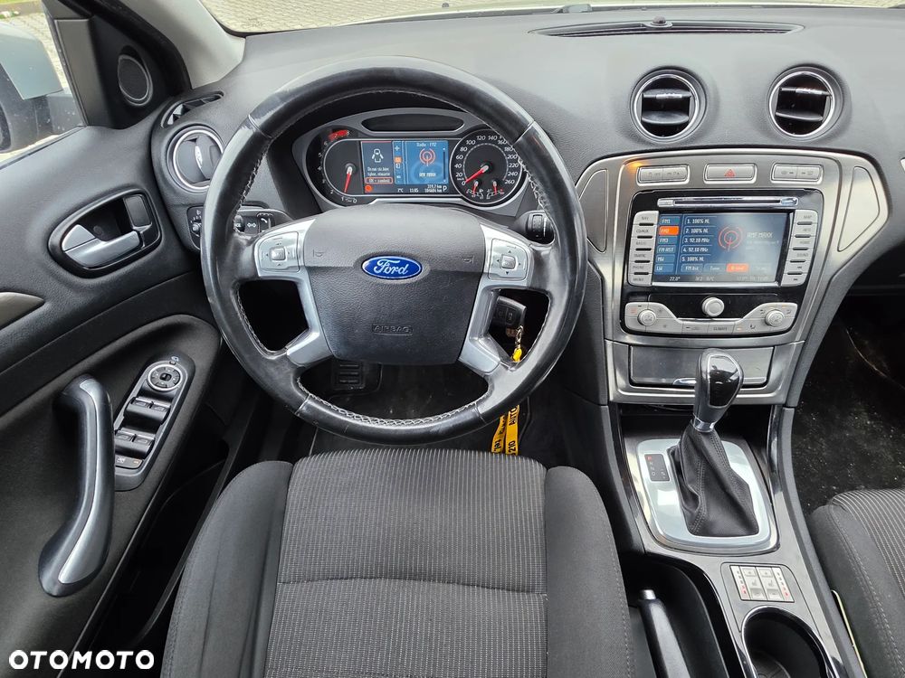 Ford Mondeo 2.3 Ghia - 24