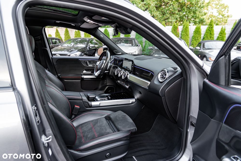 Mercedes-Benz GLB 250 4-Matic AMG Line 8G-DCT - 22