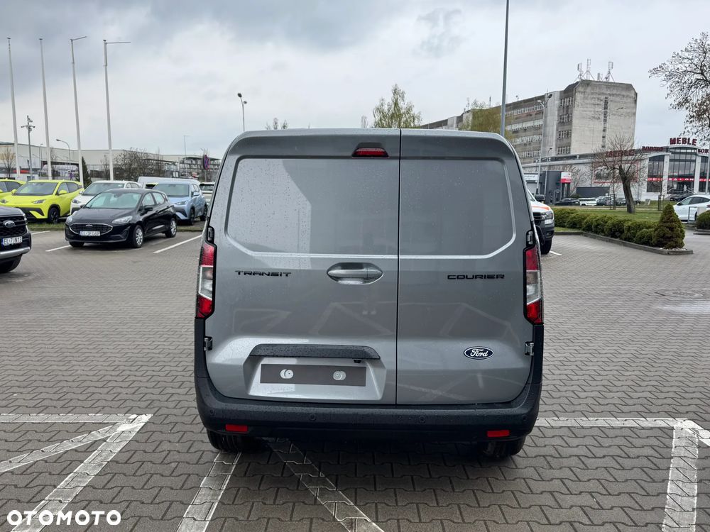 Ford Transit Courier - 8