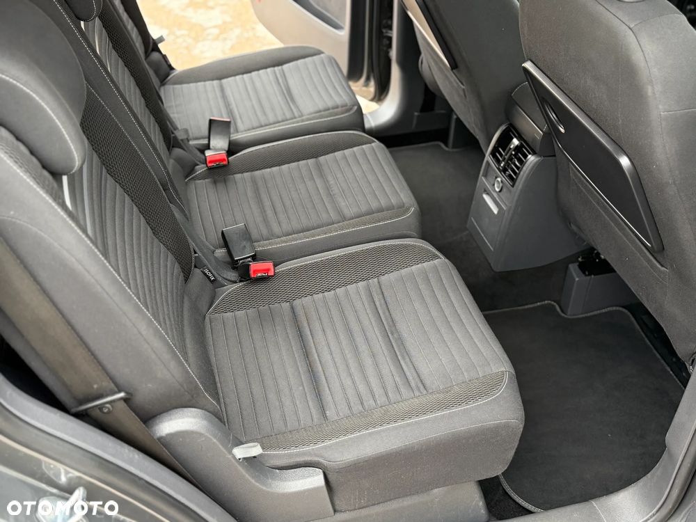 Volkswagen Touran 1.6 TDI DPF BlueMotion Technology Cup - 8