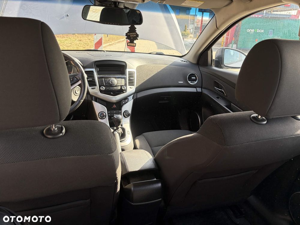 Chevrolet Cruze - 15