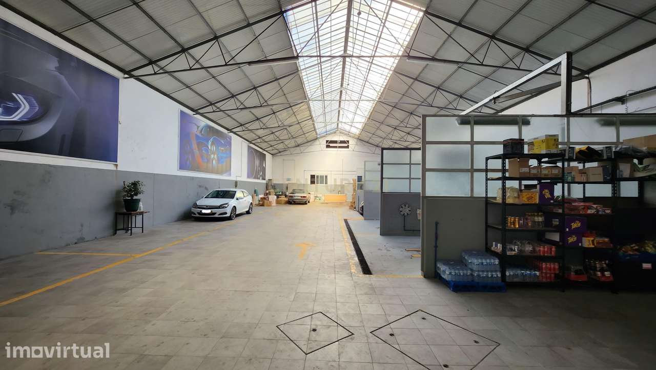Espaço comercial com 630 m2 em Loures - Grande imagem: 3/10