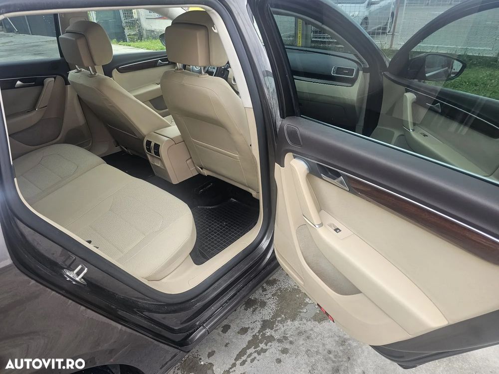 Volkswagen Passat 2.0 TDI BlueMotion Technology Comfortline DSG - 17