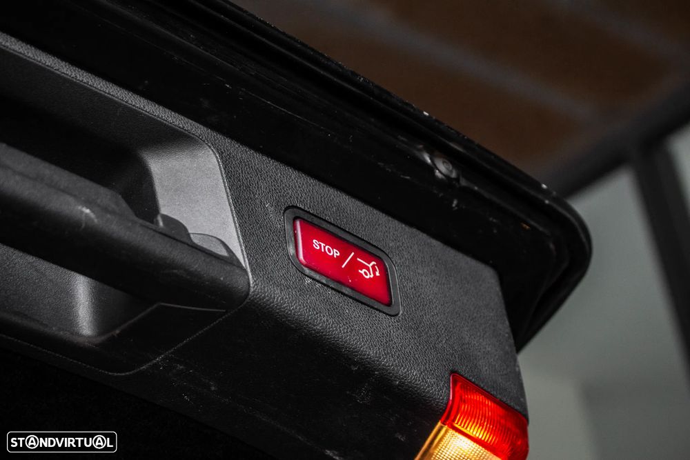 Mercedes-Benz E 300 Bluetec Hybrid Avantgarde - 31