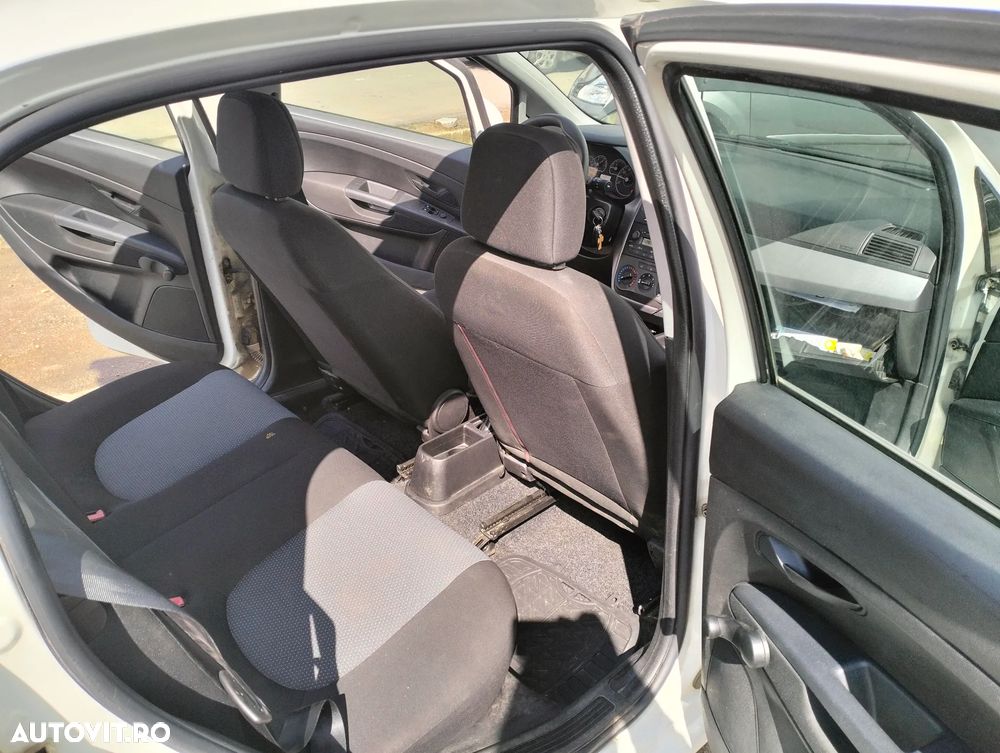 Fiat Punto 1.3 MJet Easy - 10