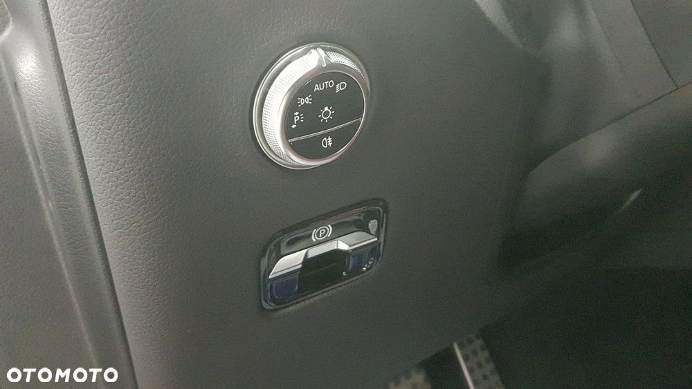 Mercedes-Benz GLC - 21