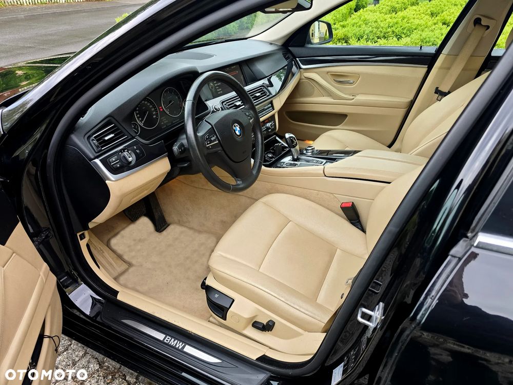 BMW Seria 5 520i Luxury Line - 14