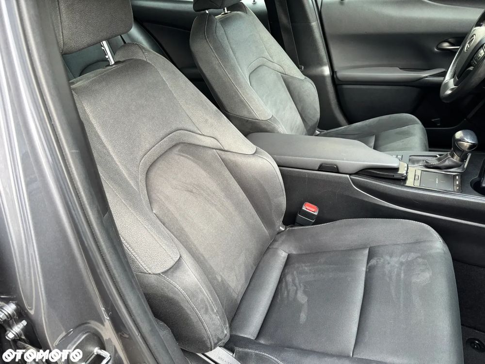 Lexus UX - 19