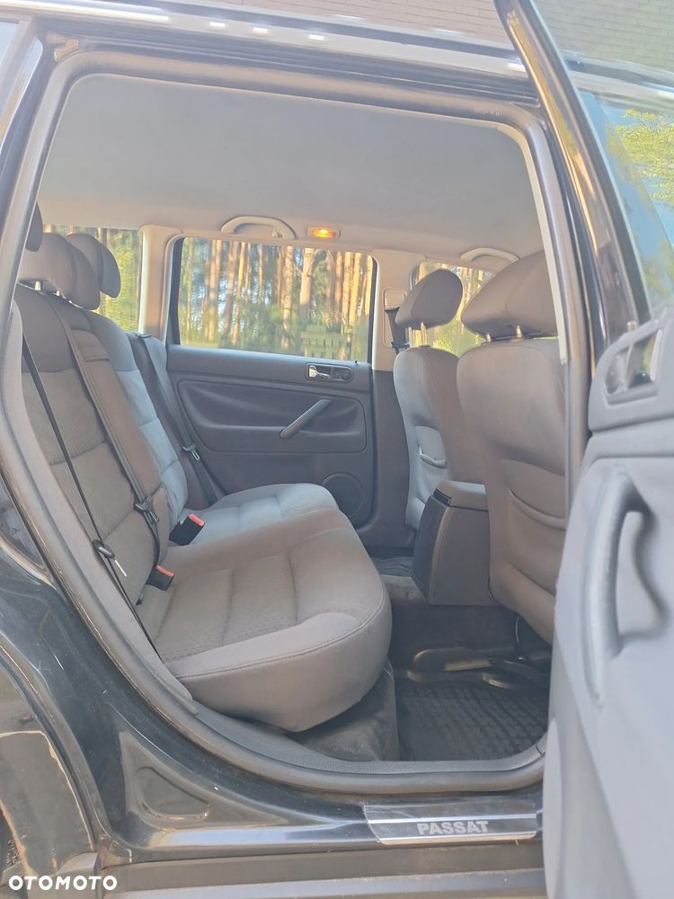 Volkswagen Passat 1.9 TDI Comfortline - 14