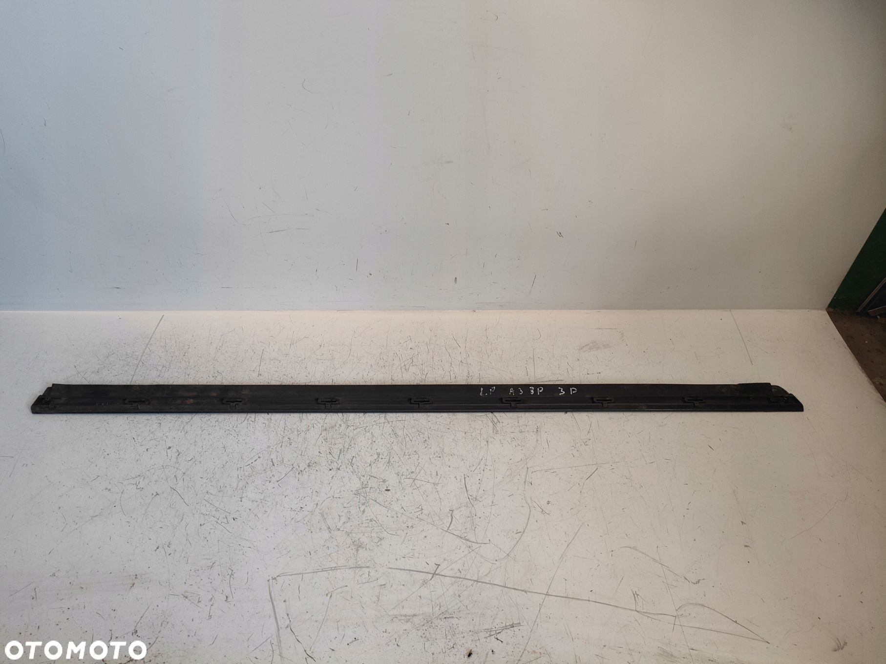 AUDI A3 8P 1.9 TDI 3-DRZWI 03- LISTWA DRZWI LEWA LEWY PRZÓD LX7Z - 7