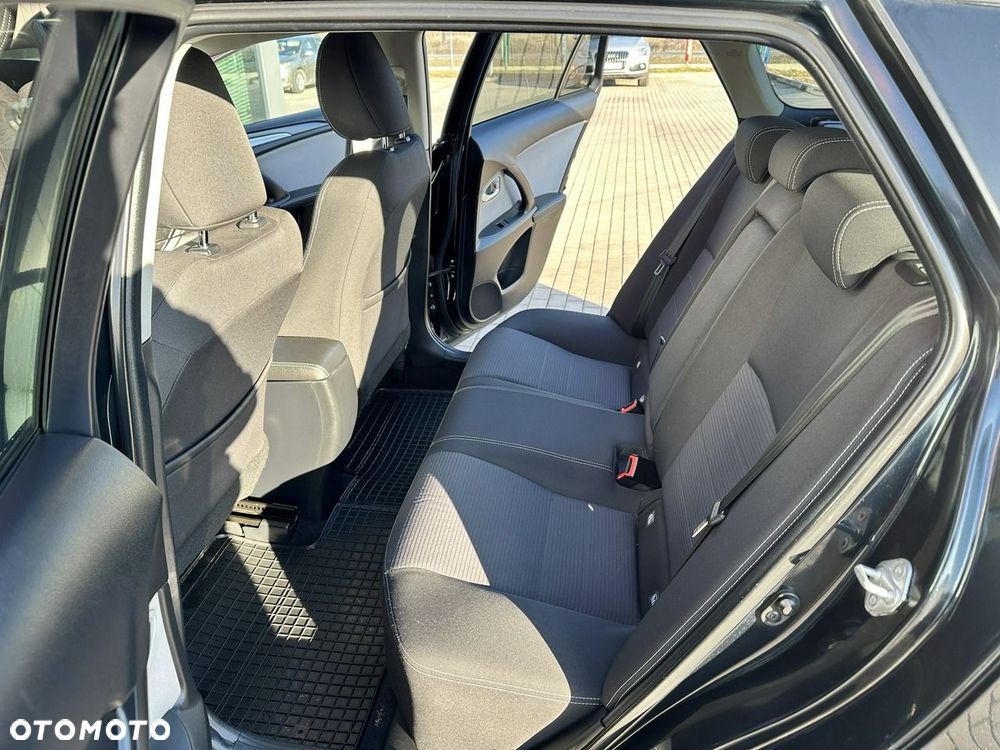 Toyota Avensis 2.0 D-4D Selection - 12