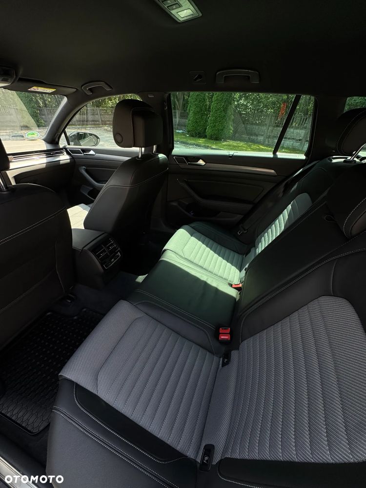 Volkswagen Passat - 9