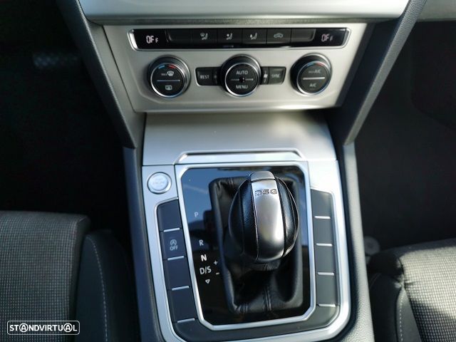 VW Passat Variant 2.0 TDi DSG (BlueMotion ) Comfortline - 12