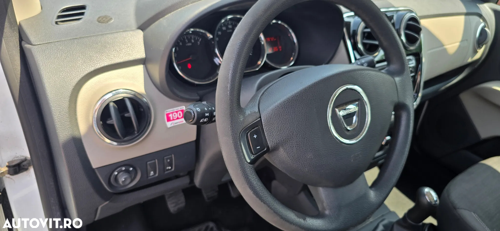 Dacia Lodgy 1.5 dCi 90 CP Laureate - 9