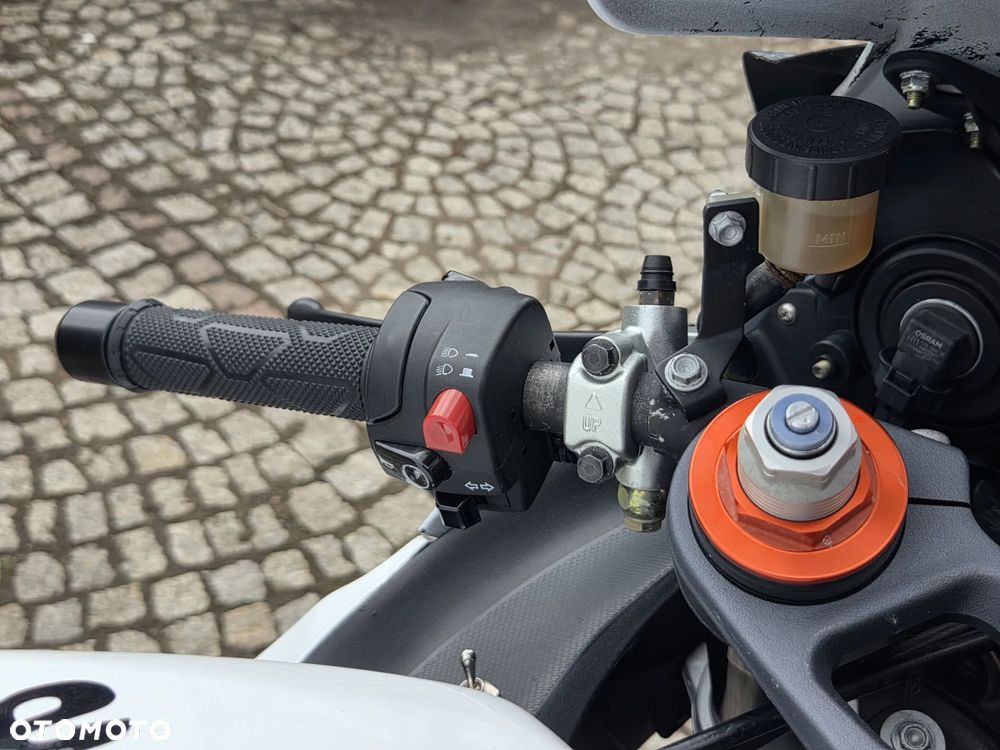 Aprilia RSV - 21