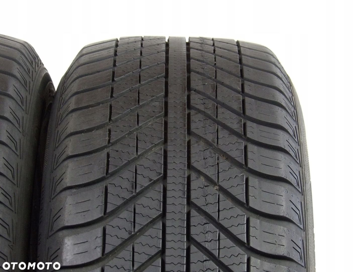 2x opony 195/60R16 GOODYEAR VECTOR 4SEASONS - 2