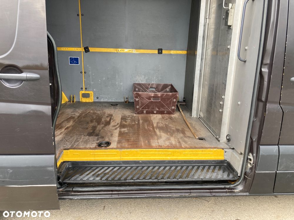 Mercedes-Benz Sprinter - 9