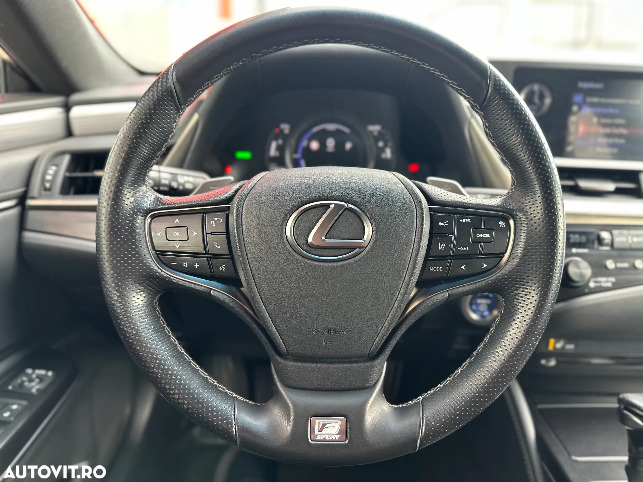 Lexus Seria ES 300h F Sport - 18