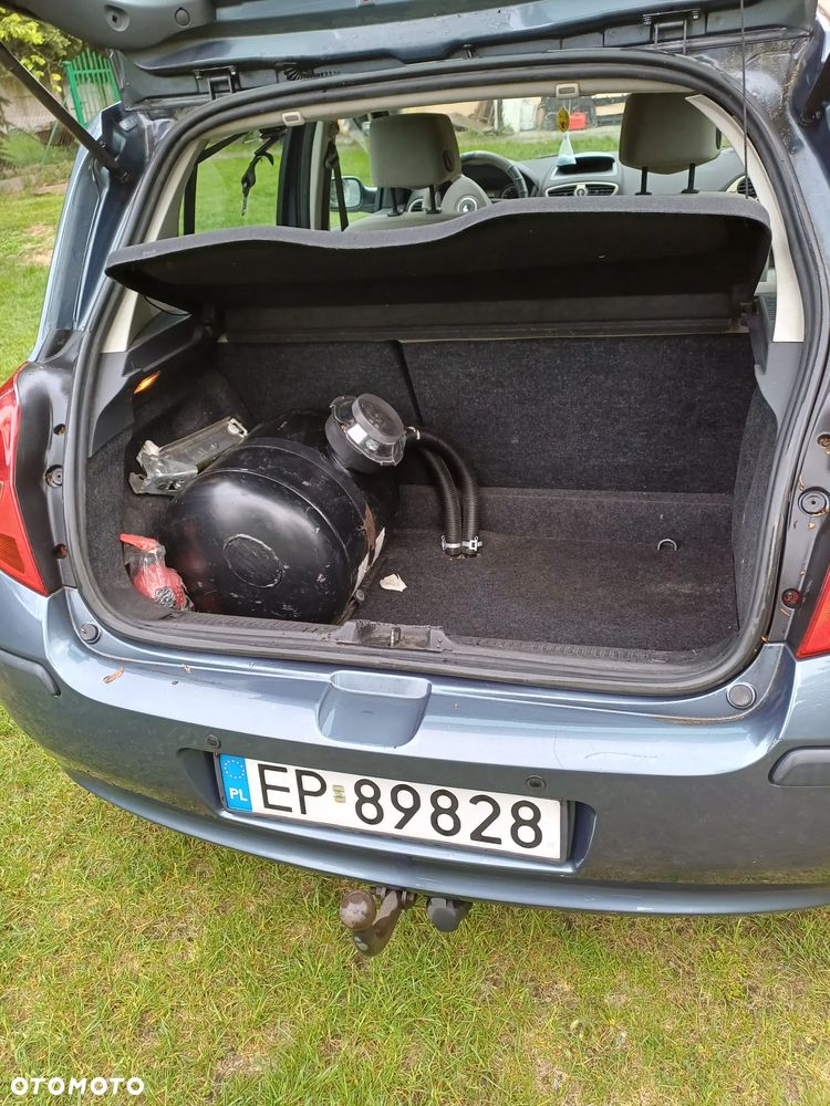 Renault Clio 1.6 16V Privilege - 7