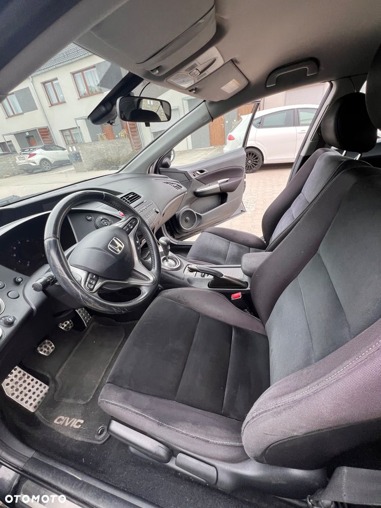Honda Civic 1.8 Sport - 12