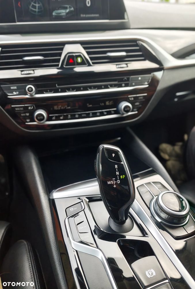 BMW Seria 5 520d Efficient Dynamics Edition Sport Line - 14