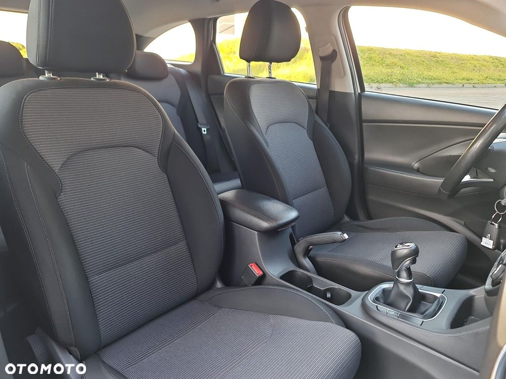Hyundai i30 1.5 DPI Classic + - 22