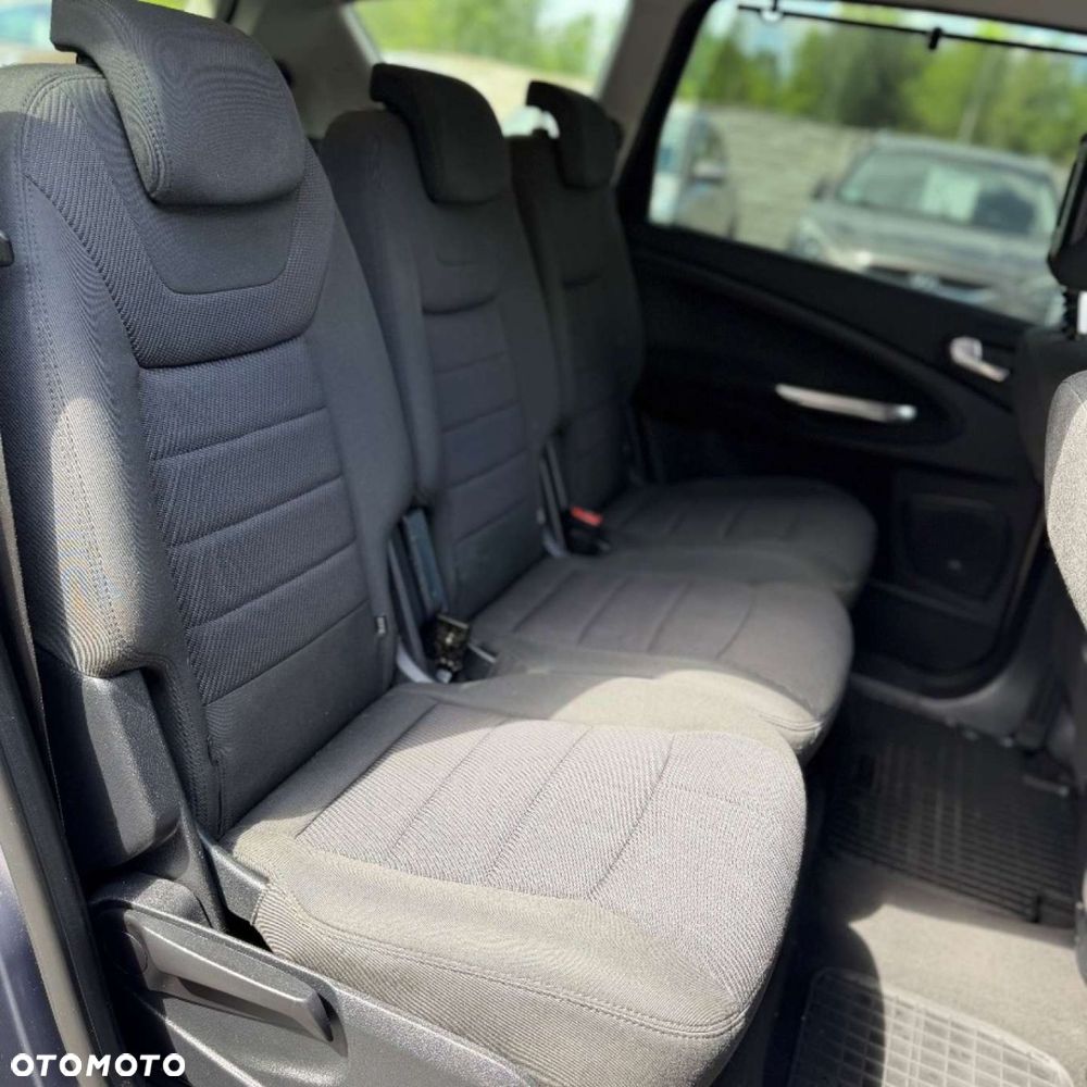 Ford S-Max - 34