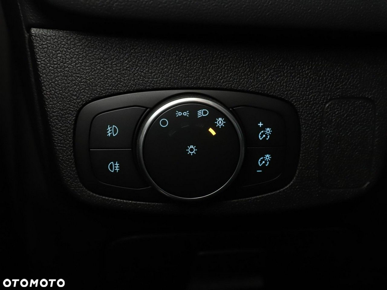Ford Focus Turnier 1.5 EcoBlue Start-Stopp-System COOL&CONNECT DESIGN - 31